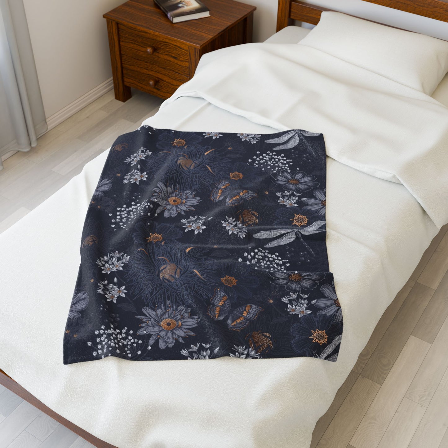 Floral Velveteen Plush Blanket, Cozy Throw for Home Décor, Perfect Gift for Weddings, Birthdays, or Baby Showers, Soft Blanket