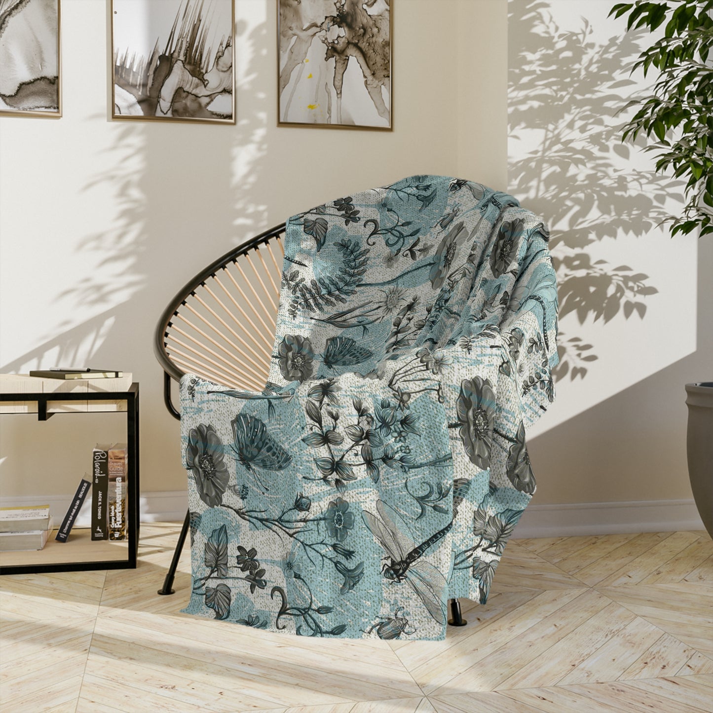 Floral Microfiber Blanket, Cozy Home Decor, Travel Throw, Gift for Nature Lovers, Soft Blanket for All Seasons, Elegant Indoor Styling